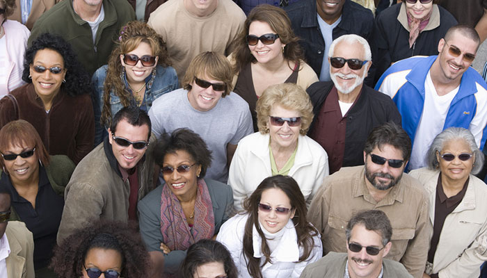 multiethniccrowdsunglasses_fotolia_129844855-700x400